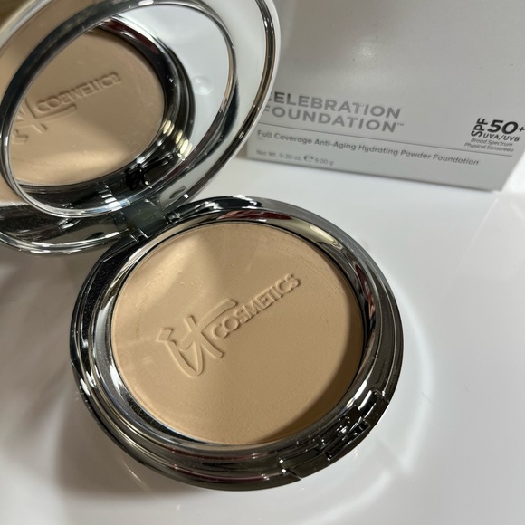 🥧NWT🥧Foundation Light Tone🥧IT Cosmetics🥧SPF 50+ 🥧Anti-Aging Foundation - Picture 8 of 11